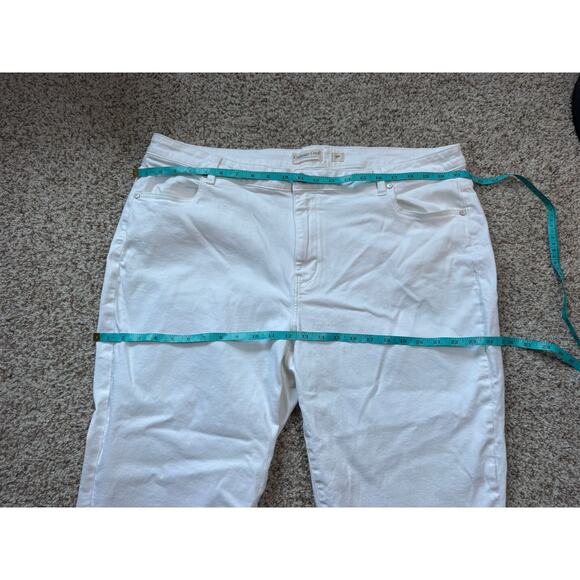 Coldwater Creek size women's 20W, slightly cropped, stretchy; White denim Jeans - Picture 4 of 10